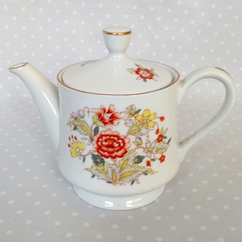 Signature Collection Vintage Tea Pot Oriental Garden Japan